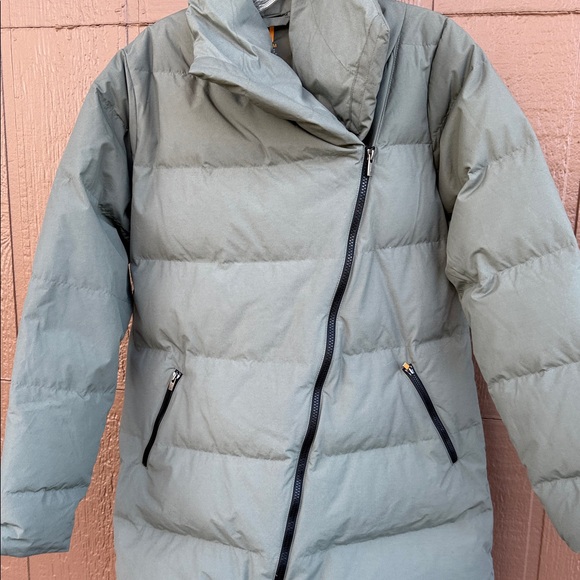 Lucy Woman’s Puffer Jacket - Picture 4 of 6